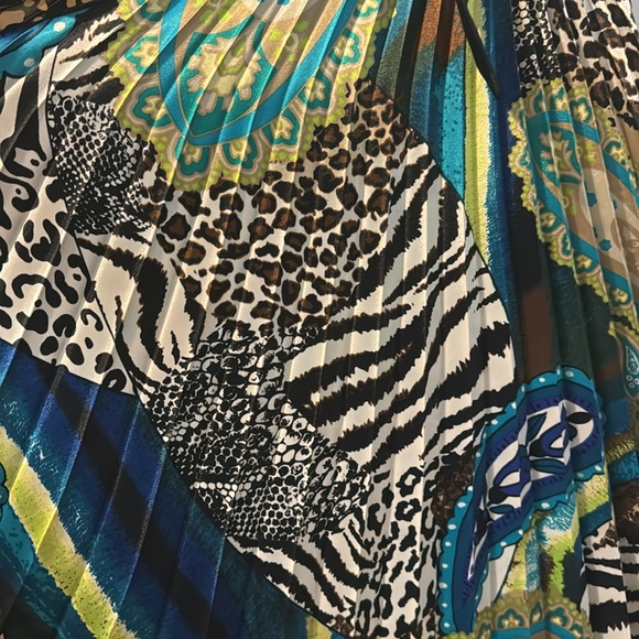 Flows multi-pattern shirt - Picture 2 of 5